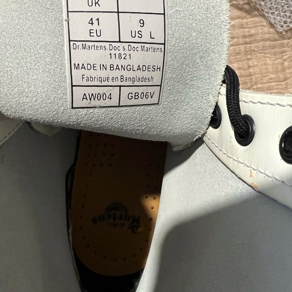 White Doc martens worn only  twice - Picture 2 of 4